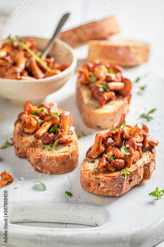 Rustic Toast with chanterelles, thyme and parmesan cheese