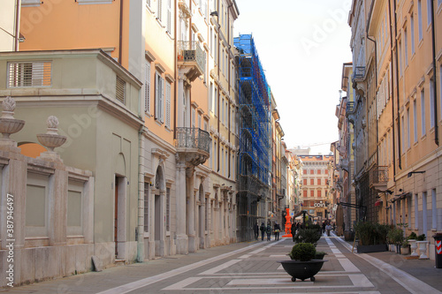 Fototapeta Naklejka Na Ścianę i Meble -  colorful old street in the city 