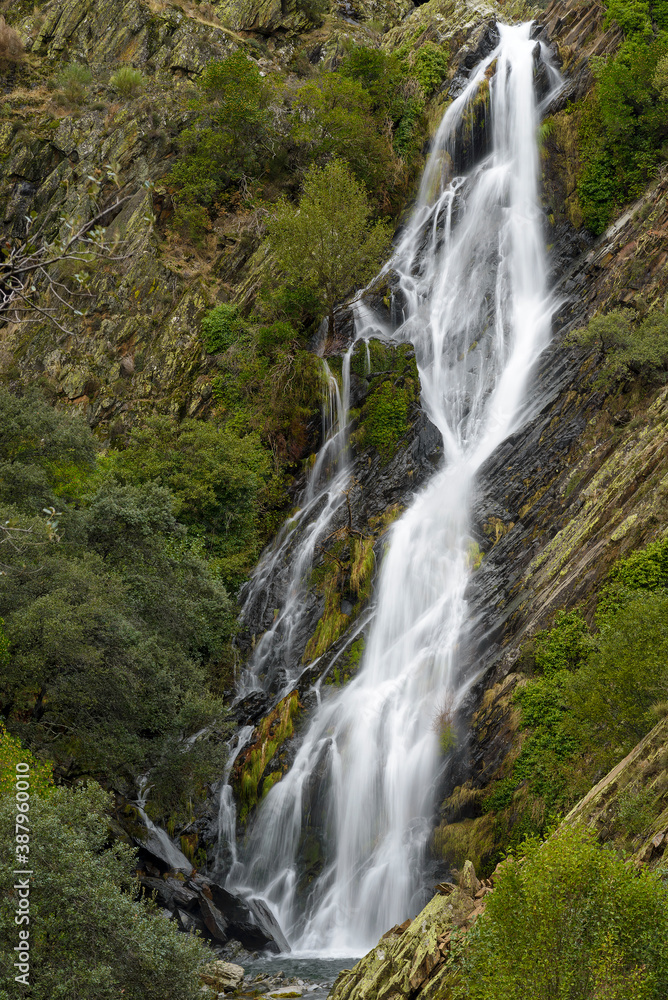 splash of Ovejuela in autumn in Las Hurdes splash of Ovejuela in autumn in Las Hurdes