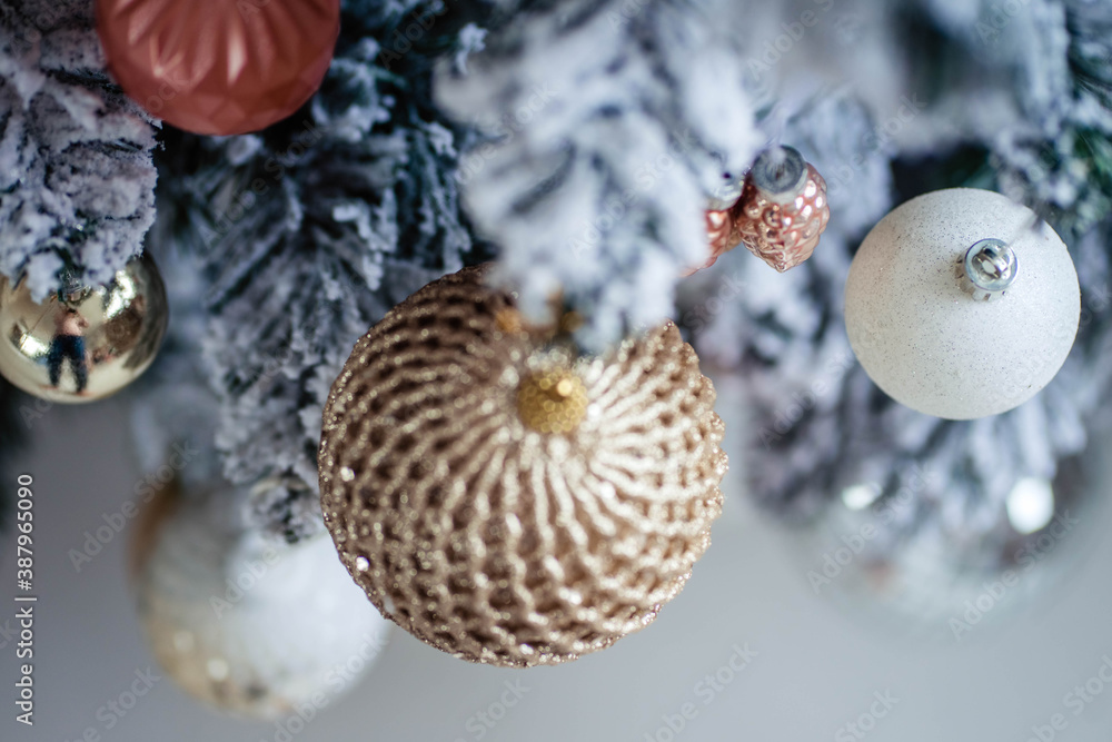 Obraz premium christmas toys on an artificial tree