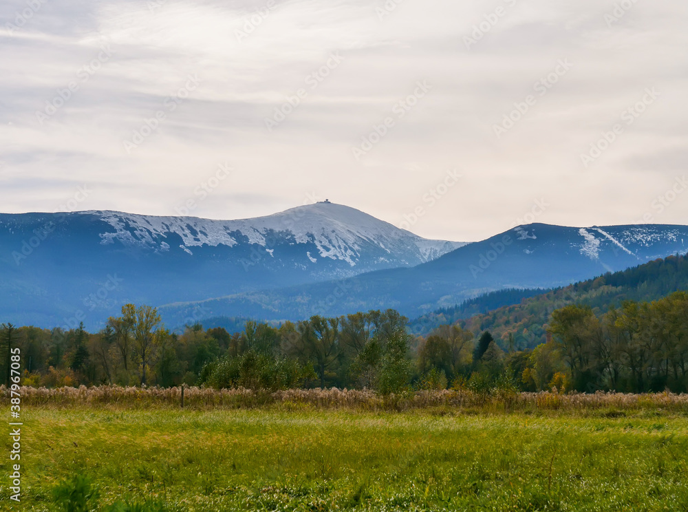 Fototapeta premium view of the Giant Mountains from the valley, Poland
