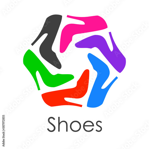Tienda de zapatos. Logotipo con texto Shoes con zapatos de mujer de tacón alto en varios colores formando un hexágono