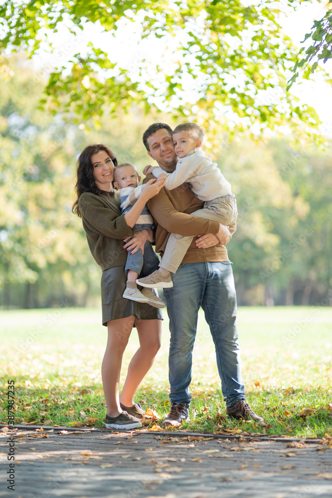Fototapeta premium Family with two children