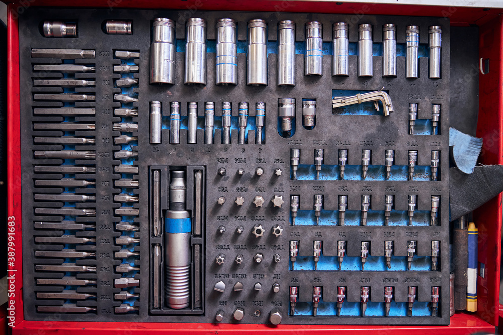 Portable case with professional car repairing tools Portable case with professional car repairing tools