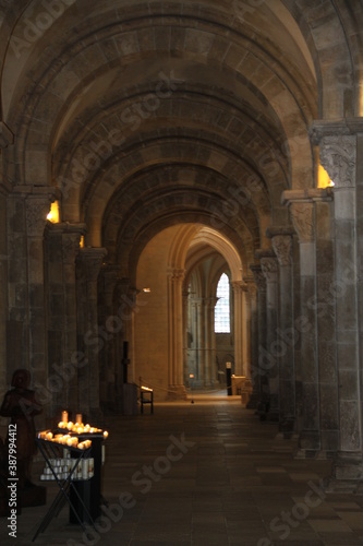 Chorale religieuse dans la basilique Sainte-Marie-Madeleine de Vézelay