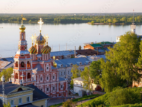Картината върху платно Spring sunset and Stroganov Church with mosaic domes in Nizhny Novgorod