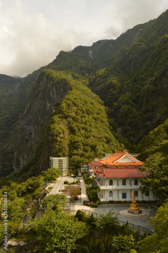 Φωτογραφία Hiking in the stunning gorge of the Taroko National Park in Taiwan