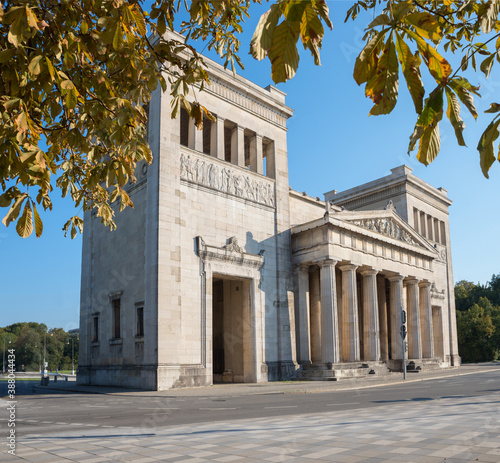 Propyläen am Königsplatz, Brienner Straße, in München photo