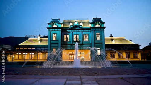 門司港駅前の噴水の夜景
