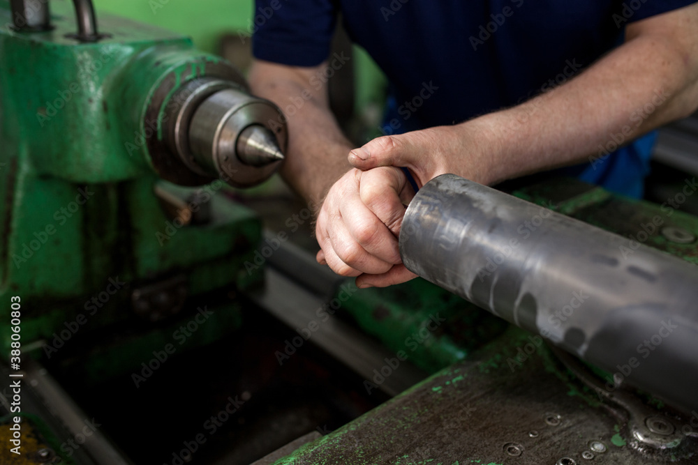 Professional works, the milling process for metal parts, metal machinery in large industrial plants-image Professional works, the milling process for metal parts, metal machinery in large industrial plants-image