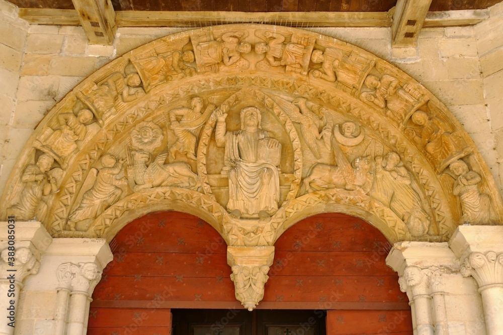 Le tympan du portail de l’église Saint-André de Sauveterre-de-Béarn 