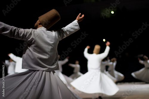 Cuadro en lienzo Dervishes perform on the stage for Mevlana