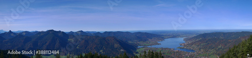 Miesbach, Deutschland: Bergpanorama um den Tegernsee