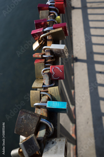 Wallpaper Mural Padlocks as a sign of eternal love Torontodigital.ca