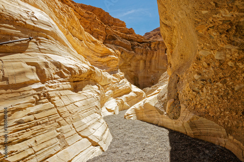 mosaic canyon in death valley