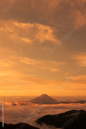櫛形山からの富士山 © Paylessimages