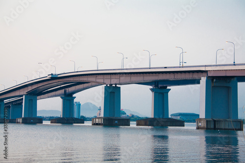 琵琶湖大橋 © Paylessimages