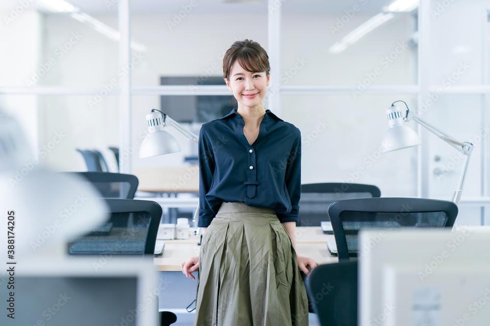 ビジネス・エンジニア・女性 ビジネス・エンジニア・女性