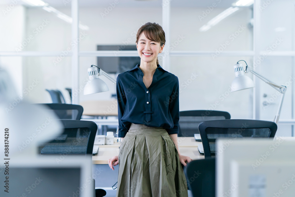 ビジネス・エンジニア・女性 ビジネス・エンジニア・女性