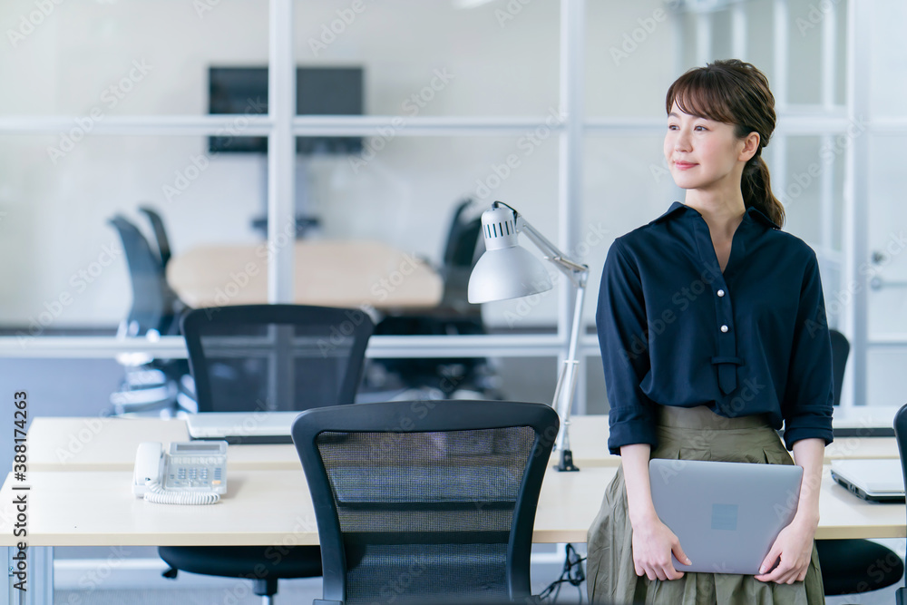 ビジネス・エンジニア・女性 ビジネス・エンジニア・女性