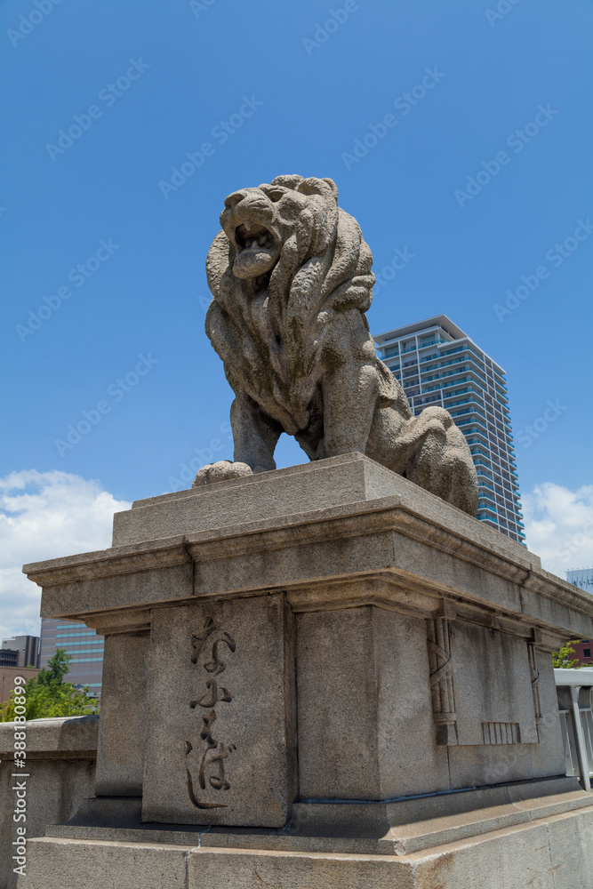 難波橋のライオン像