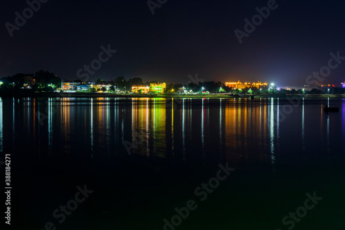 Fateh Sagar lake, during night © Kandarp