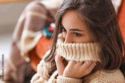 Beautiful young woman resti...
