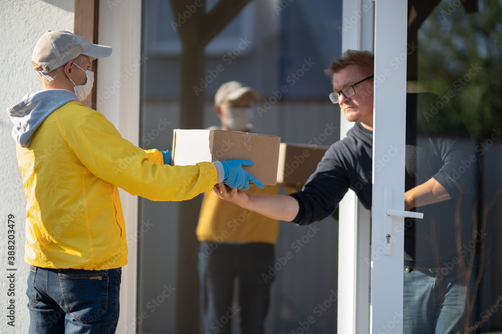 The courier delivered the parcel The courier delivered the parcel