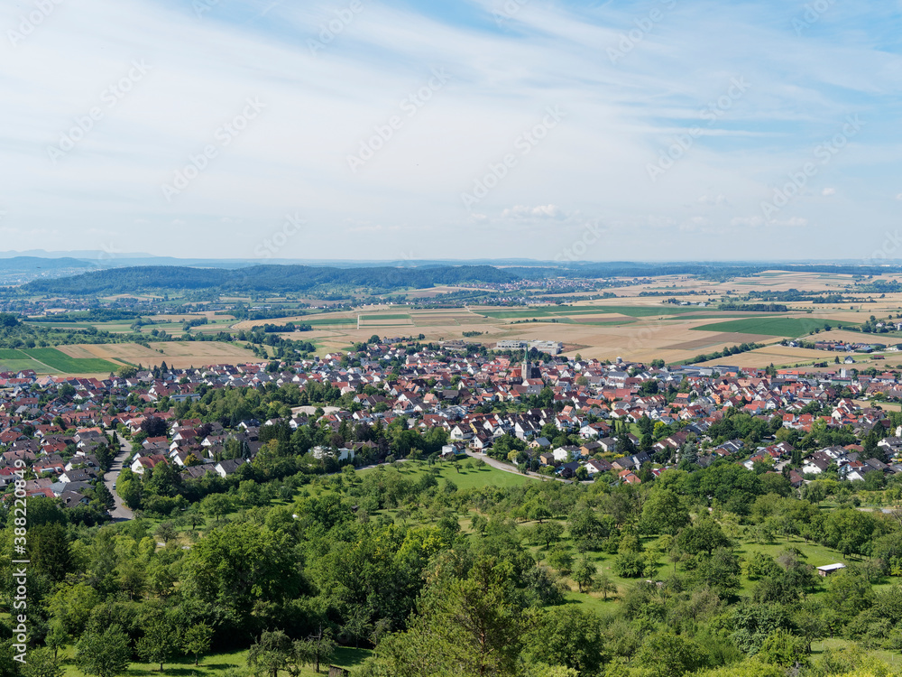 Ausblick bei Breitenholz Ammerbuch im Baden-Württemberg von den Weinbergen und Obstgärten aus gesehen