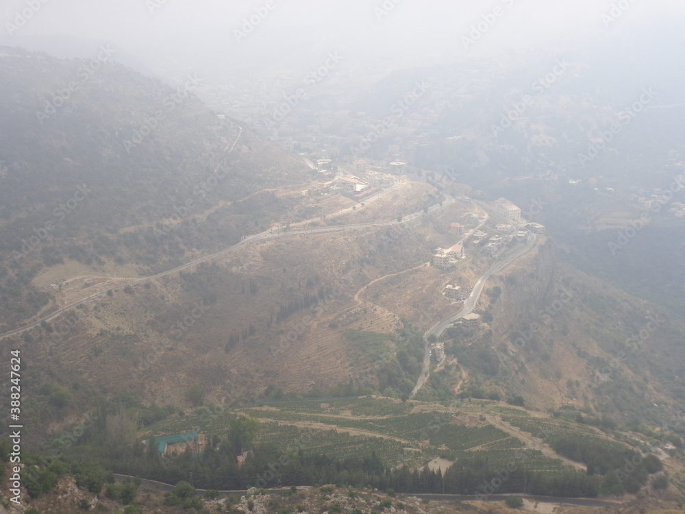 Obraz premium Hiking in the Bsharri (Bcharre) mountains of Lebanon among the Cedars of God trees