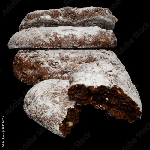 Pan dei Morti (o Pane dei Morti). Biscotti tradizionali della festa dei Morti.