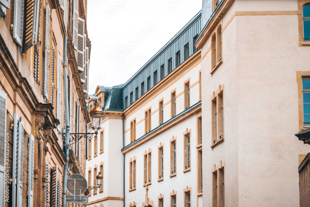Obraz premium Beautiful Street view of Buildings, Paris city, France.