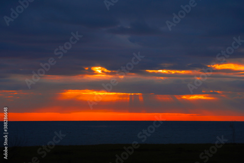 空間を赤く染める夕日