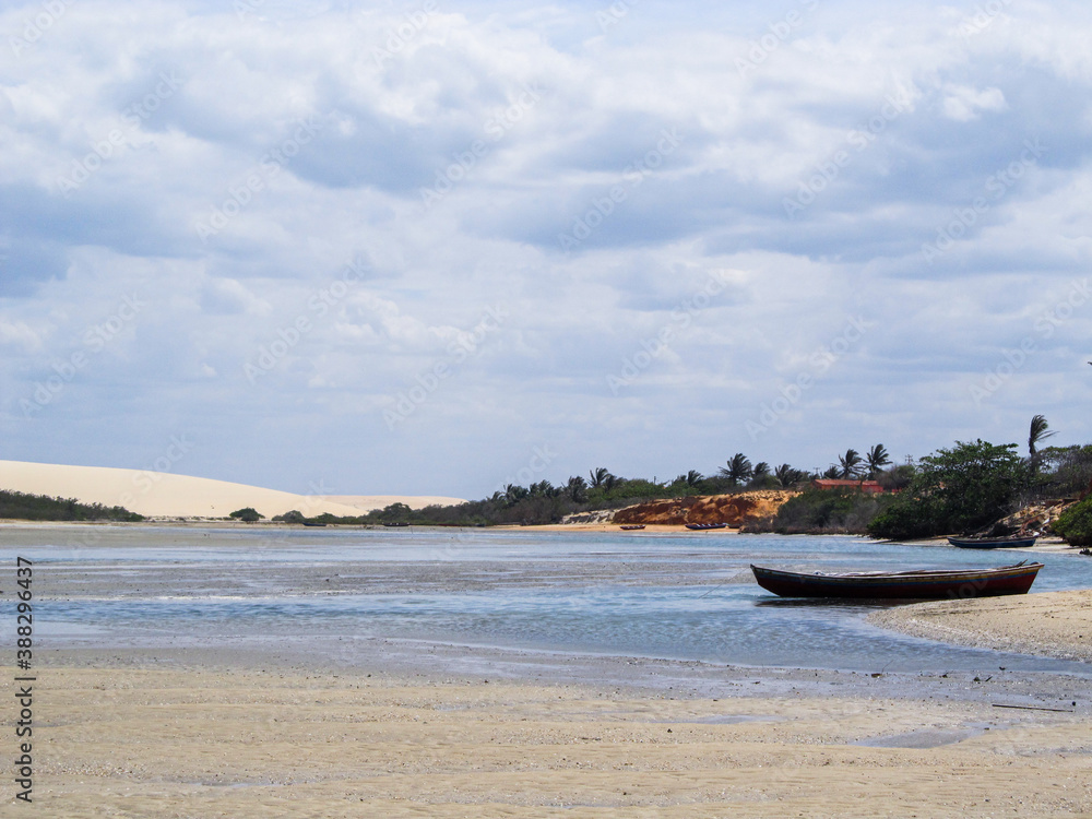 Barco na praia - Jericoacoara - Ceará - Brasil Barco na praia - Jericoacoara - Ceará - Brasil