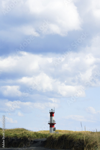 北海道茅部郡森町砂原～砂浜に立つ現役の灯台、砂崎灯台