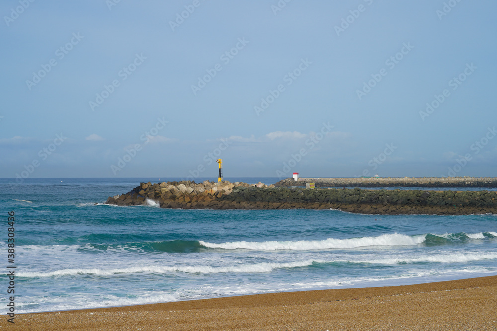 Digue et phare plage d'Anglet