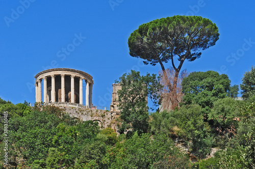 Tivoli - Parco Villa Gregoriana, vista sul tempio della Sibilla	 photo