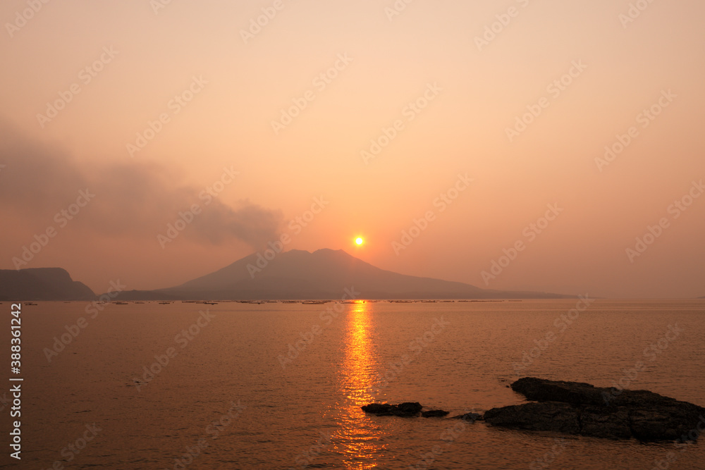 Naklejka premium 垂水市からの桜島