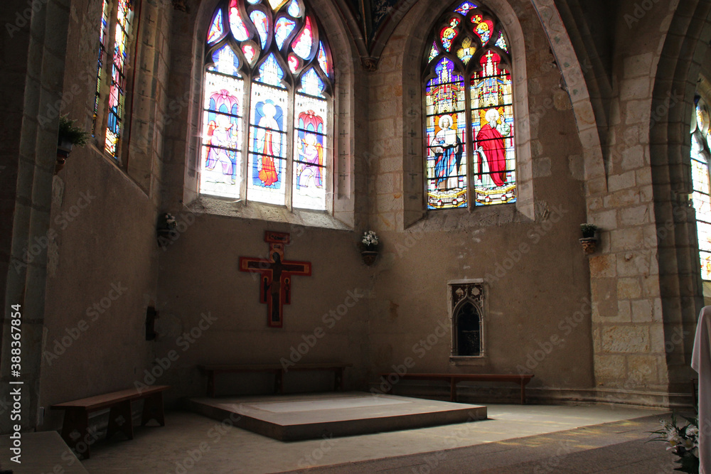Obraz premium roman our lady church in vierzon (france)