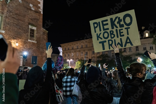 Obraz na płótnie Krakow, Poland - October 24, 2020: Polish women on nationwide protest for fundamental rights against new almost complete ban on abortion. The banner translates ' hell for women continues ' w salonie