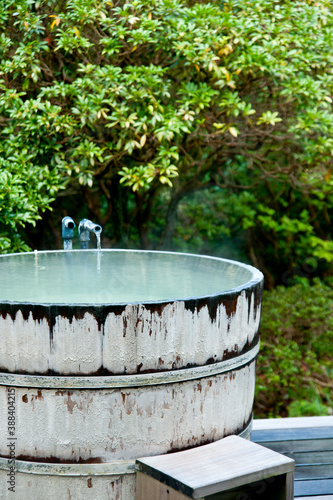乳湯樽の露天風呂 © Paylessimages