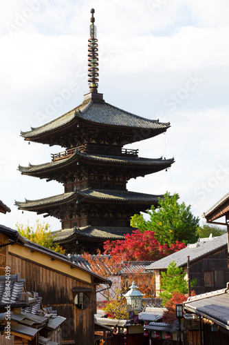 Wallpaper Mural 秋の八坂の塔 Torontodigital.ca