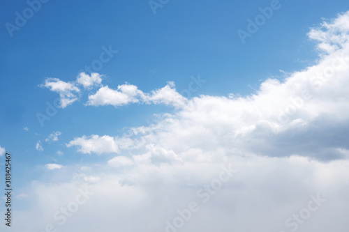 Fototapeta Naklejka Na Ścianę i Meble -  Blue sky and white clouds in the sunny sky background material