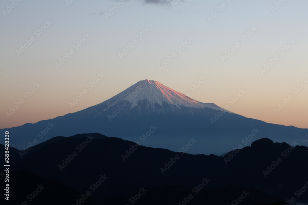 清水吉原の夜明けの富士山
