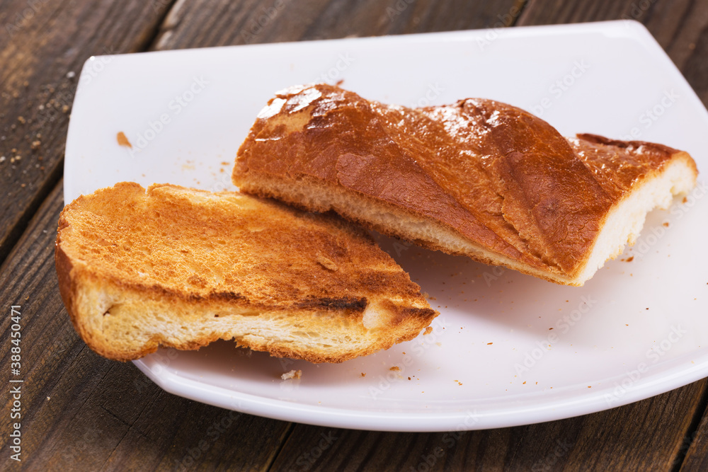 amazing bread croutons for breakfast