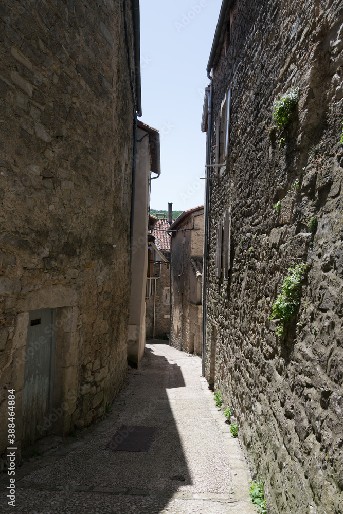 Sainte-Eulalie-de-Cernon village médiéval en Aveyron.	