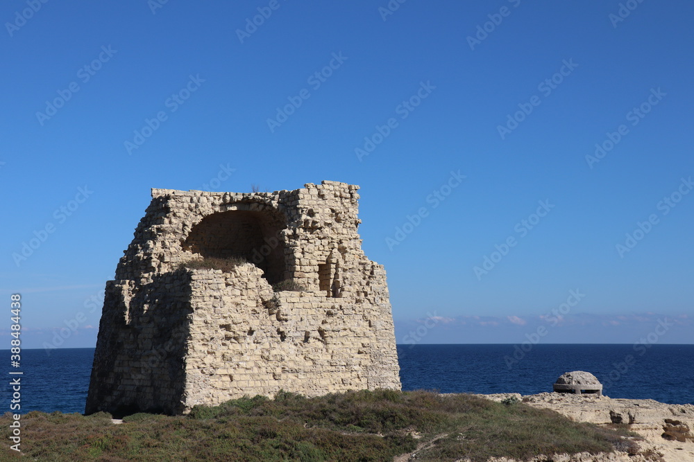 Torre di guardia sulla costa salentina