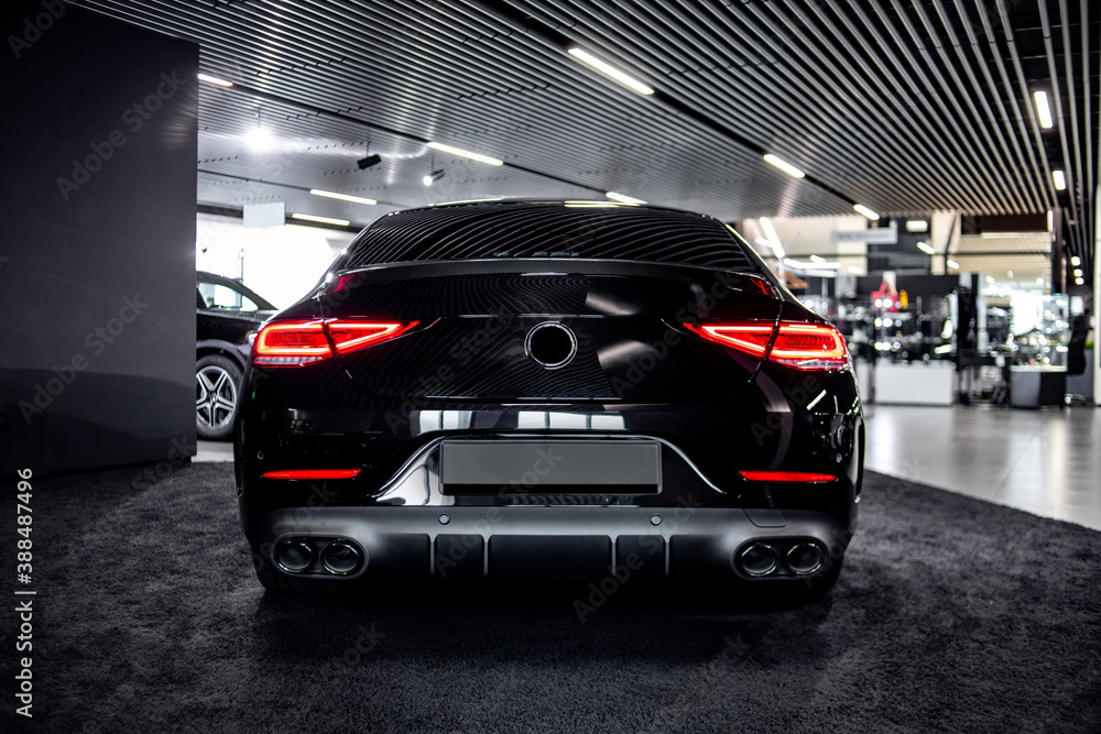 Obraz premium car on the road