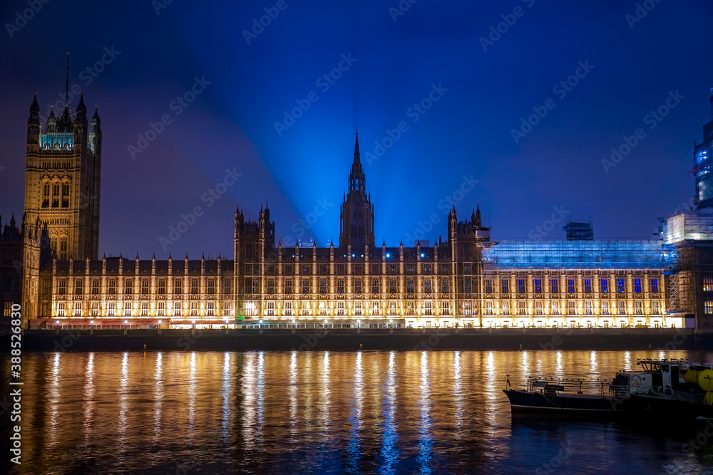 ウェストミンスター宮殿の夜景(イギリス・ロンドン) ウェストミンスター宮殿の夜景(イギリス・ロンドン)