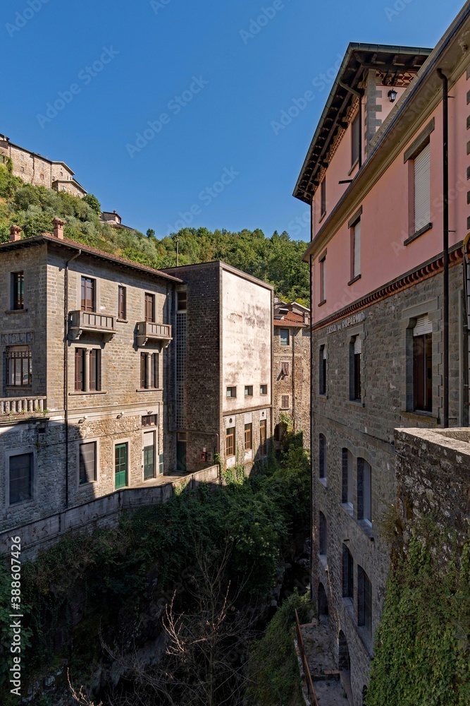 Altstadt von Bagnone in den Bergen der Toskana in Italien 